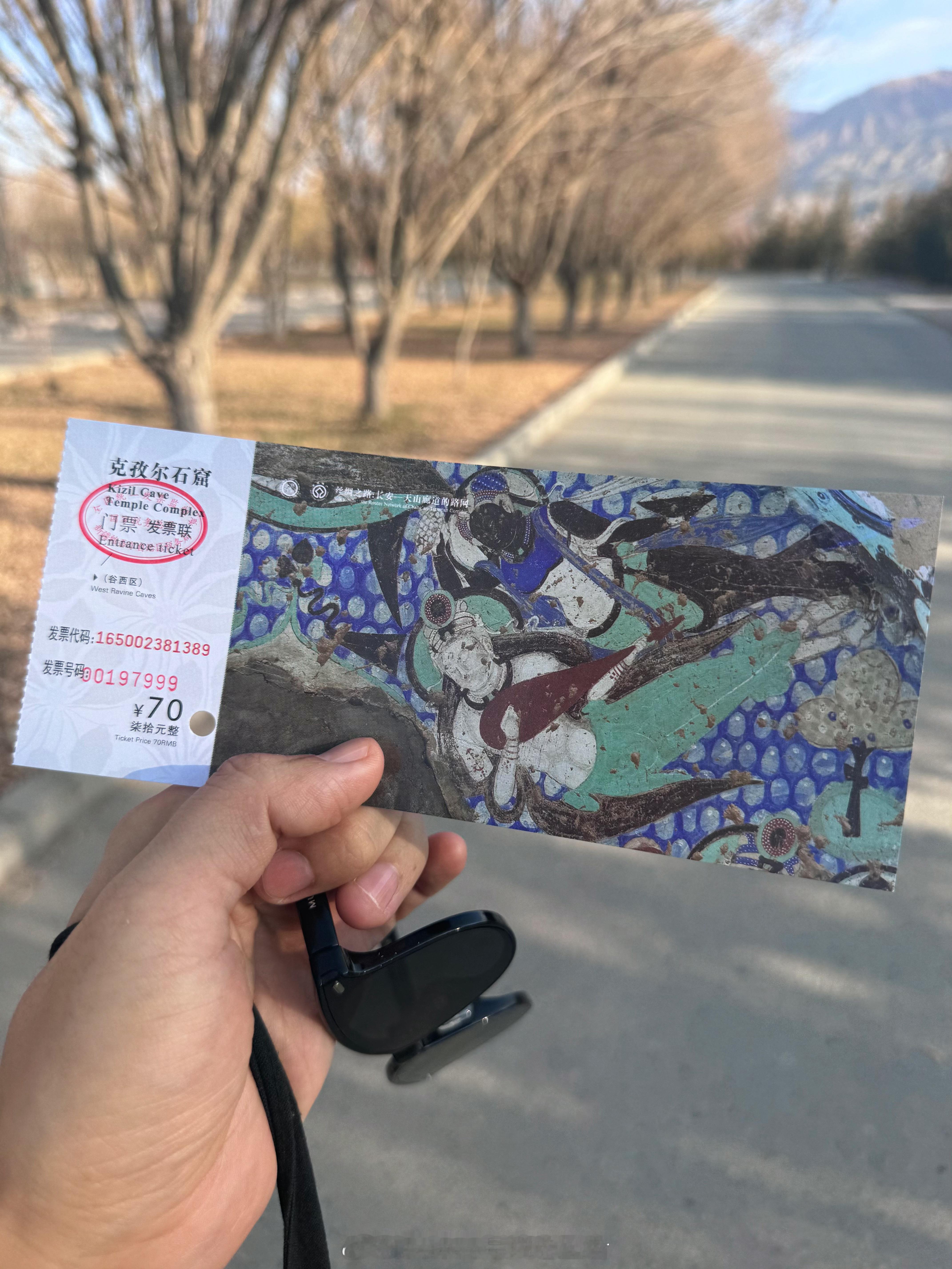 壁画上的飞天为啥是黑皮？今天问讲解小哥知道了答案，是红色的，原料氧化变黑了，黑色