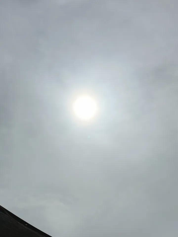 农历五月初四上午8：55分拍摄的天空照片！
拍摄于肥城市潮泉镇
头条首发