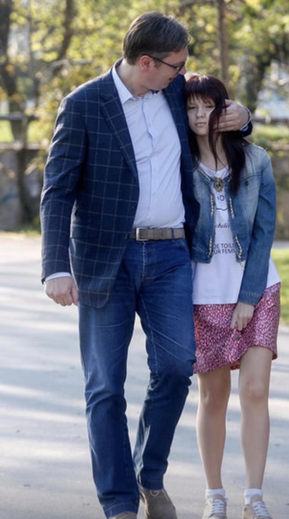 哈哈哈，没想到武契奇总统也是个女儿奴！武契奇大家都了解是个非常有个性的总统，有战