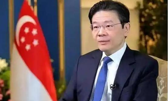 新加坡这是要给中国“黄袍加身”啊！
 
3月26日，新加坡总理黄循财在出席博鳌亚