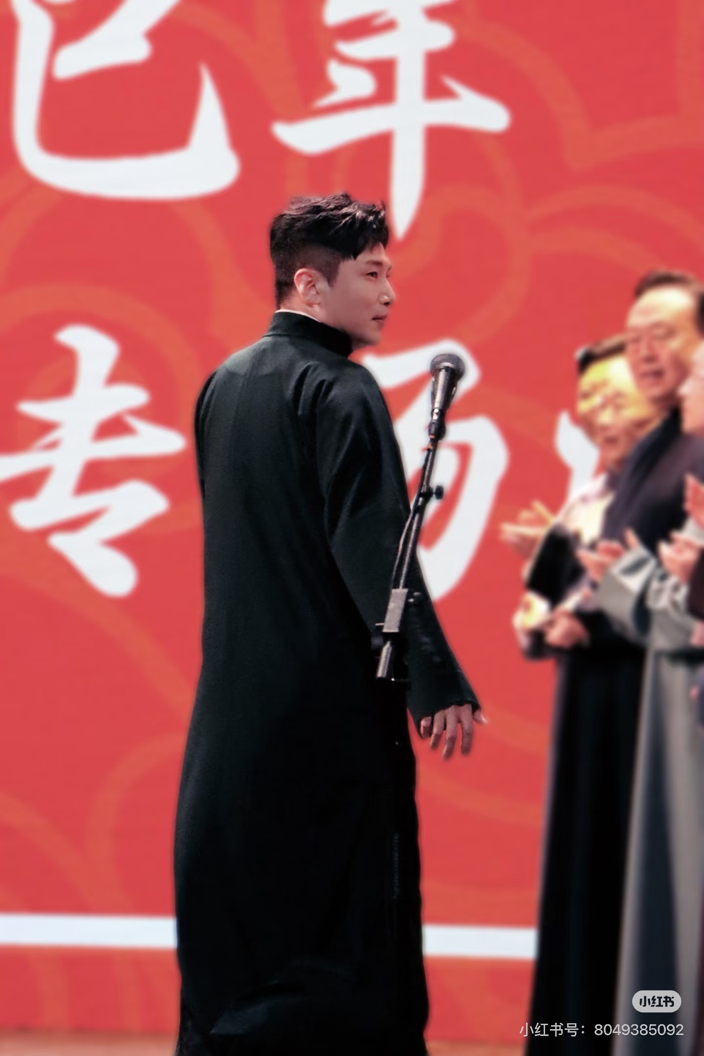 王鸥 何九华啥意思，两人估计已经分了吧，而且被拍这么多次也没见何九华出来回应，一