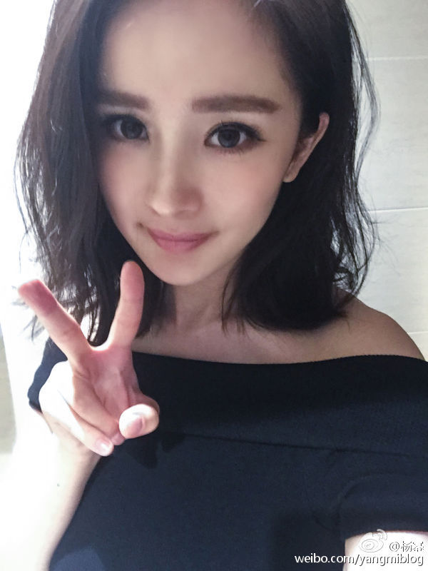 杨幂 ym杨幂 是大眼萌妹，是短发御姐，是温柔妈咪，是看见就忍不住心动，没看见就