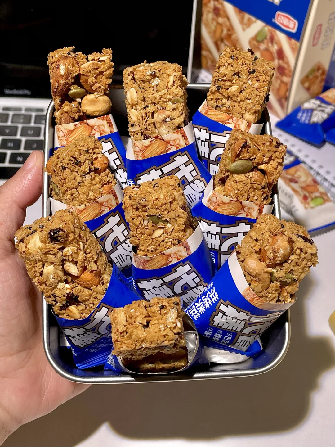 就。。。第一次吃到料多到离谱的代餐棒！！！