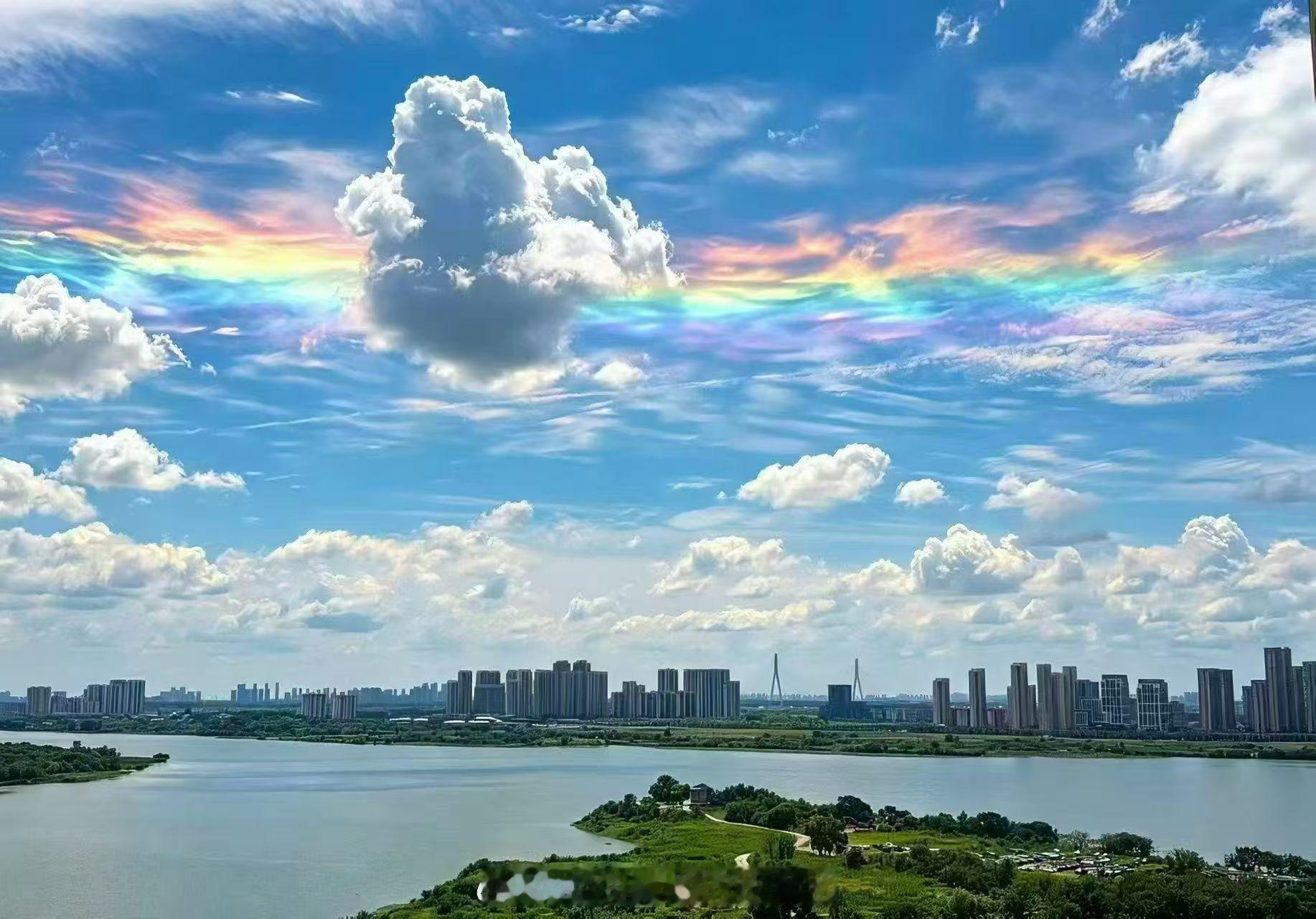 好美的云