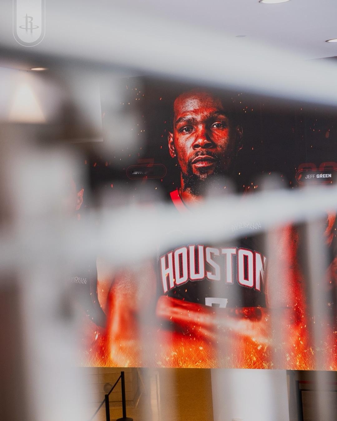 主场海报已就位 🚀NBA新赛季2025 ​​​