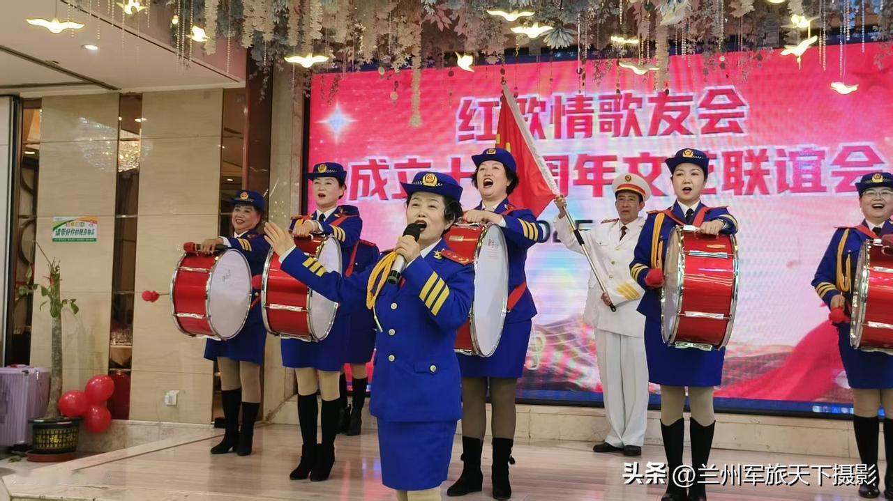 迎新年辞旧岁，庆华诞聚知音。2026新年将至，红歌情歌友会十四周年文艺联谊会于1