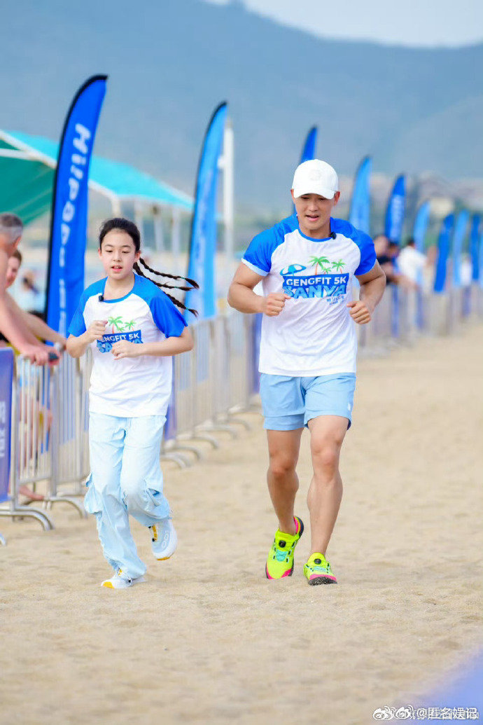 刘畊宏对小泡芙的鼓励式教育父爱藏在温柔的鼓励里，刘畊宏用心守护小泡芙的童真。给予