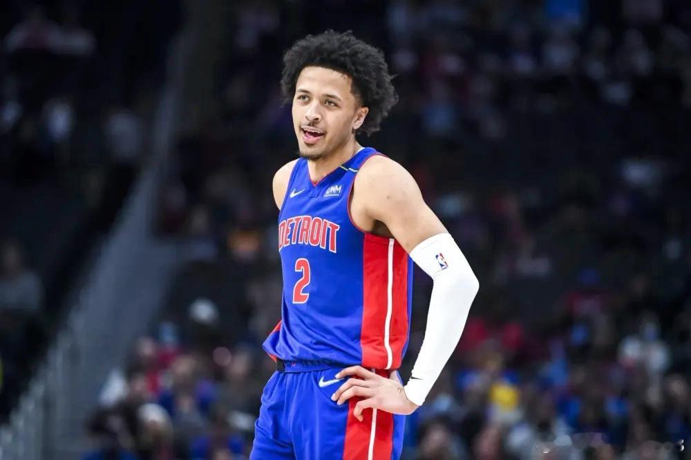 坎宁安（活塞），上周排名第4场均：27.5分6.4篮板9.3助攻1.5抢断坎宁安