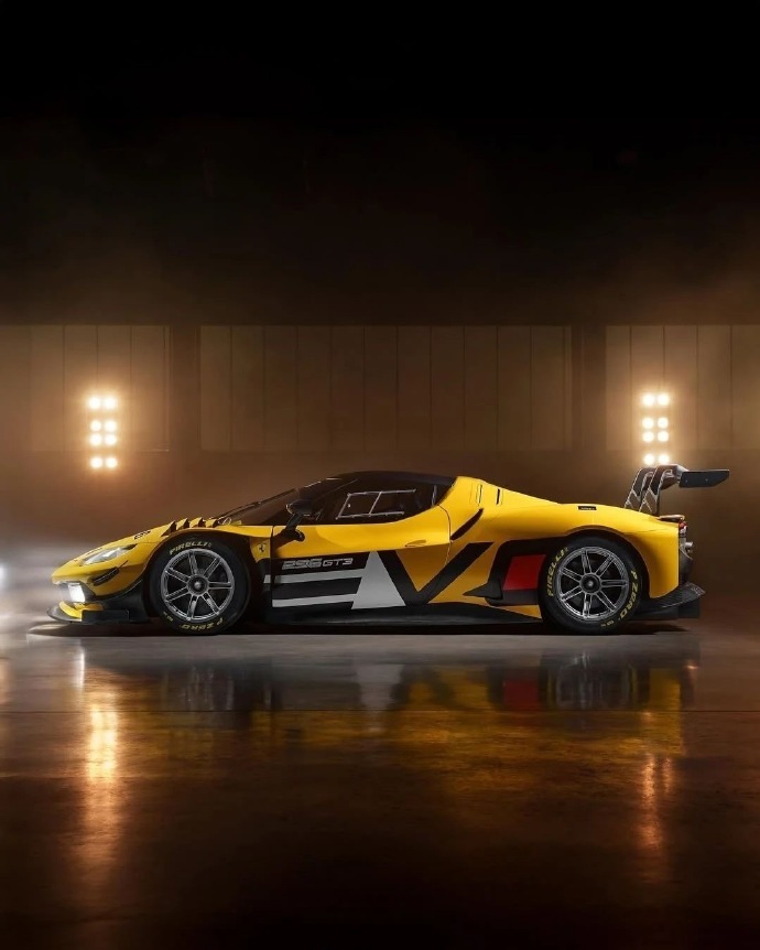 全新法拉利296 GT3 EVO赛车 