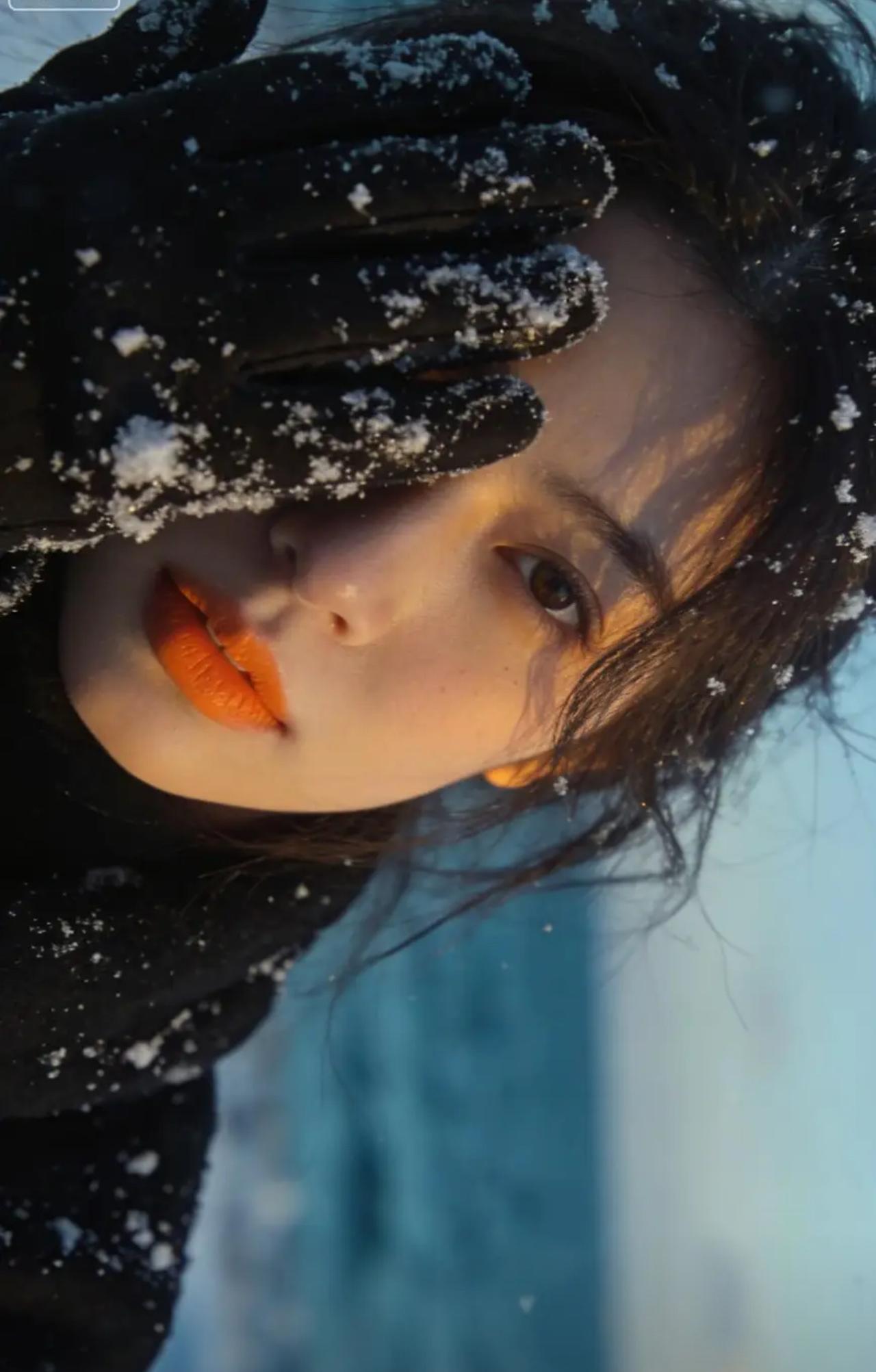 在婚姻关系中，
女人一旦红杏出墙，
那么这段婚姻，
基本都行走在离婚，
或离婚的