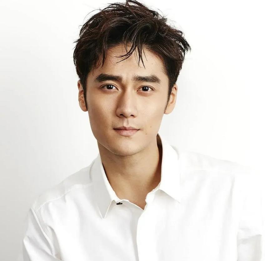 6年前蒋劲夫6900多万演男一！即使对于普通演员而言，68万都算天价了呀。娱乐圈