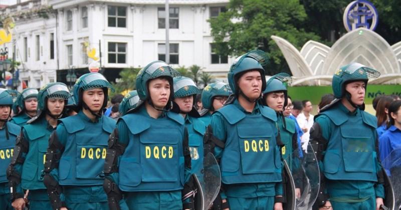 越南河内民兵防暴队，装备没有胡志明市的先进