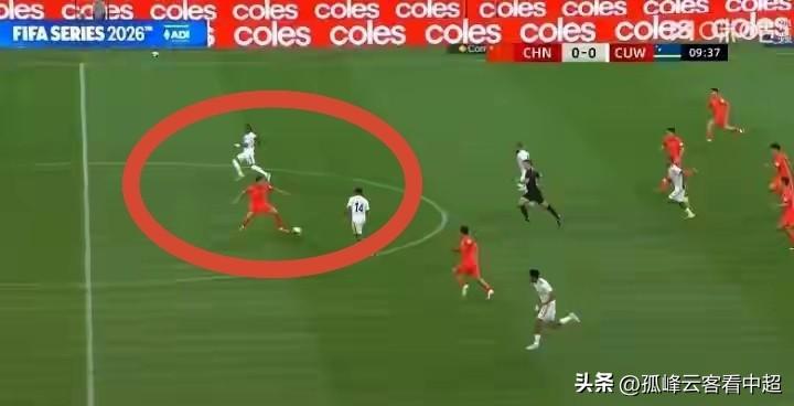 国足友谊赛对阵库拉索王上源上演一防二堪比孙继海附体，其实他才是本场比赛的关键先生