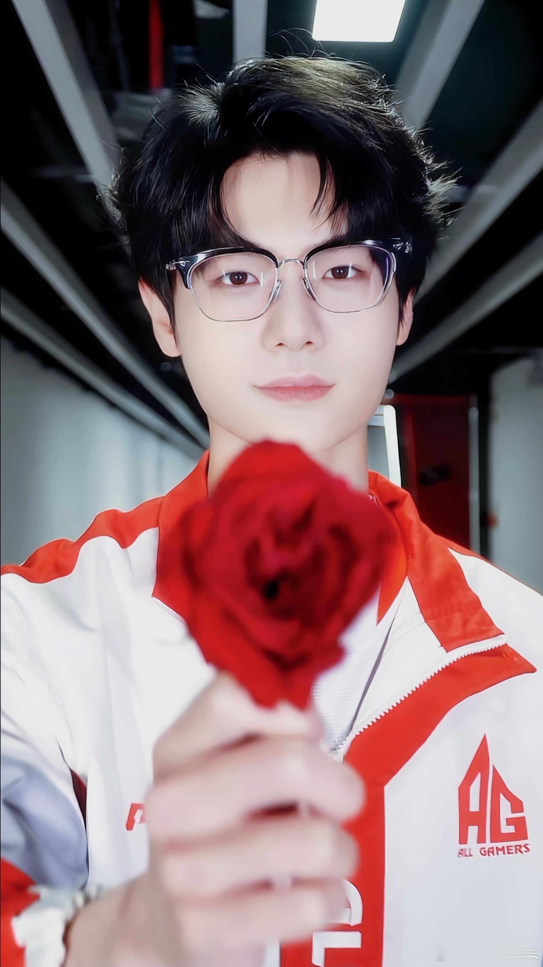 送你一朵玫瑰花🌹和平精英职业联赛[超话]2025pel春季赛 ​​​
