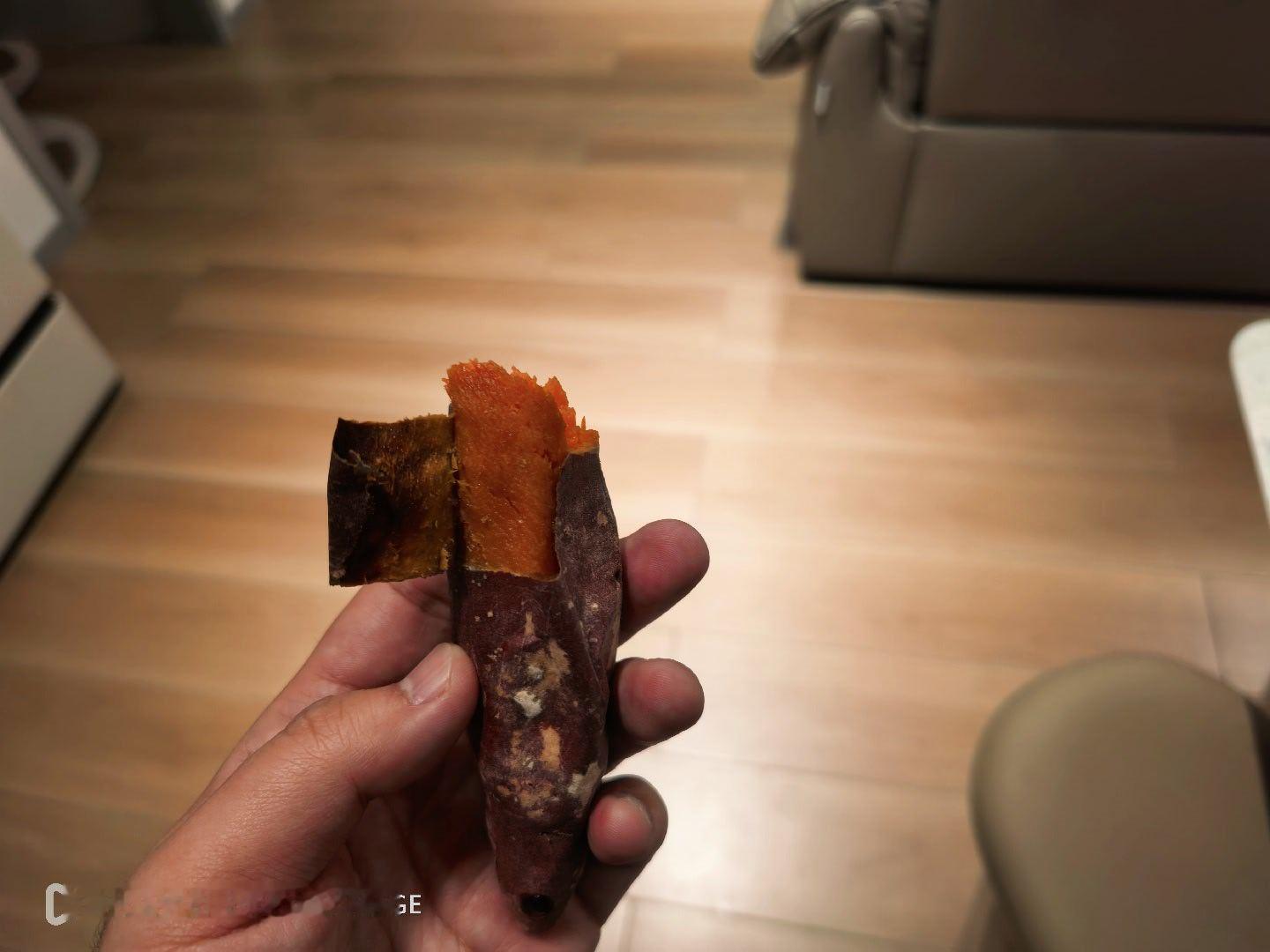 新疆蜜薯姐姐的地瓜真不错……很甜，很推荐