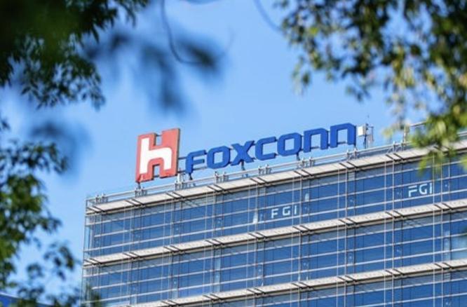 OpenAI也要推智能硬件，富士康代工
OpenAI全球事务官Chris Leh