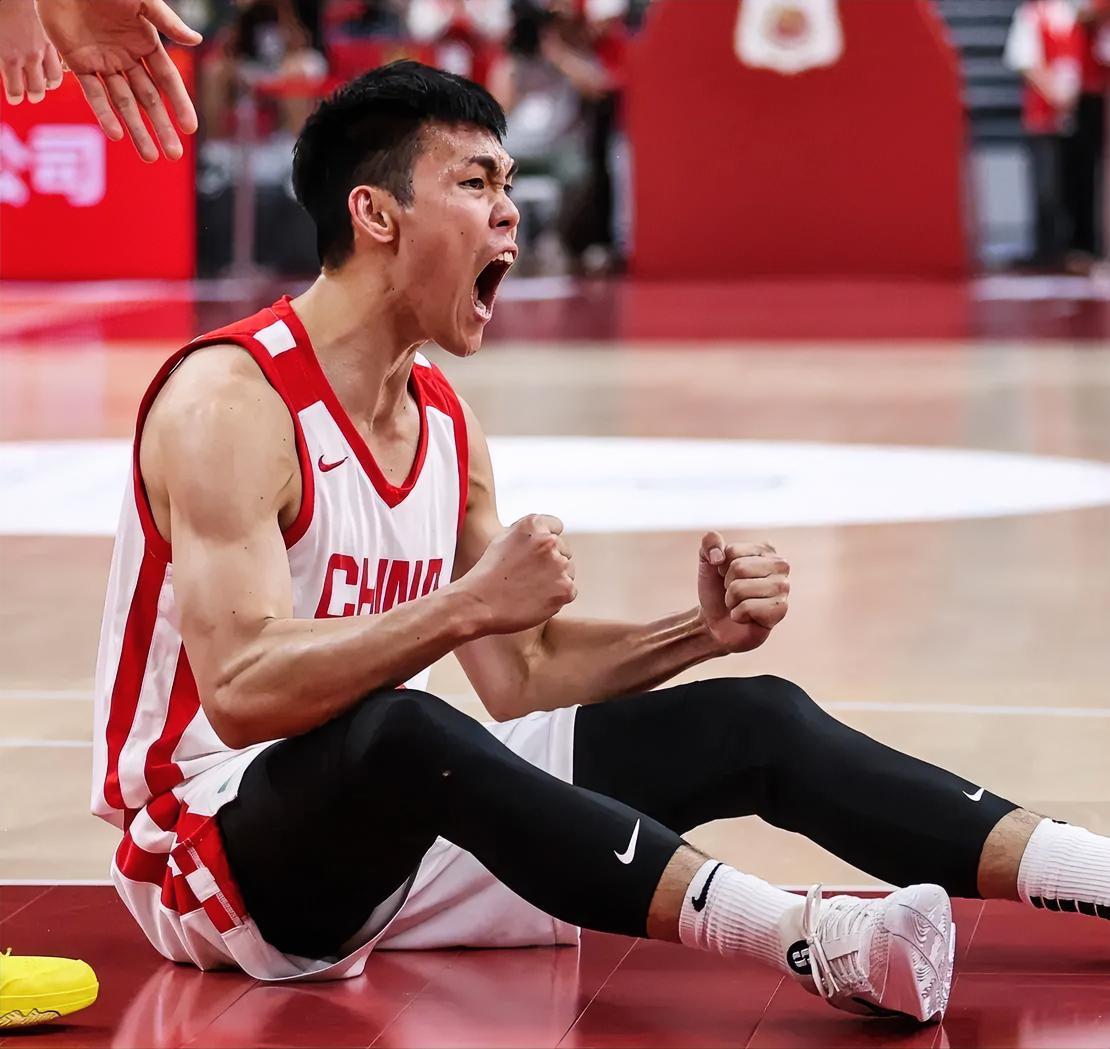 我真为中国男篮球员庞峥麟鸣不平！虽然今天中国男篮以113:79大胜喀麦隆男篮，但