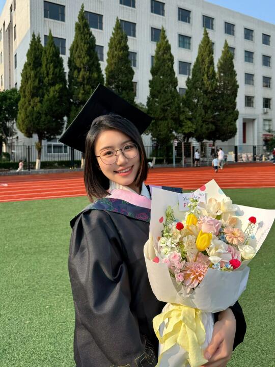 👩‍🎓毕业啦｜等枝桠，成繁花