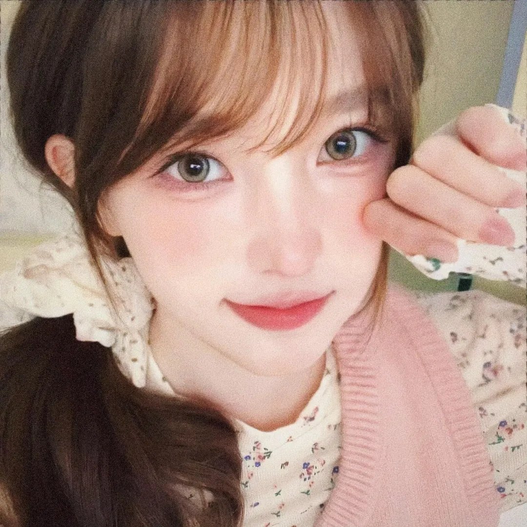 𝙒𝙚𝘾𝙝𝙖𝙩 | 女生头像搞怪/Ins / 发癫 / 女生头像 / 
