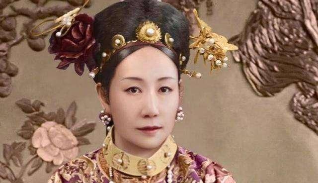 慈禧违背清朝祖制选择光绪为帝，面临棘手困局，张之洞巧用名折解围，堪称高招！
18
