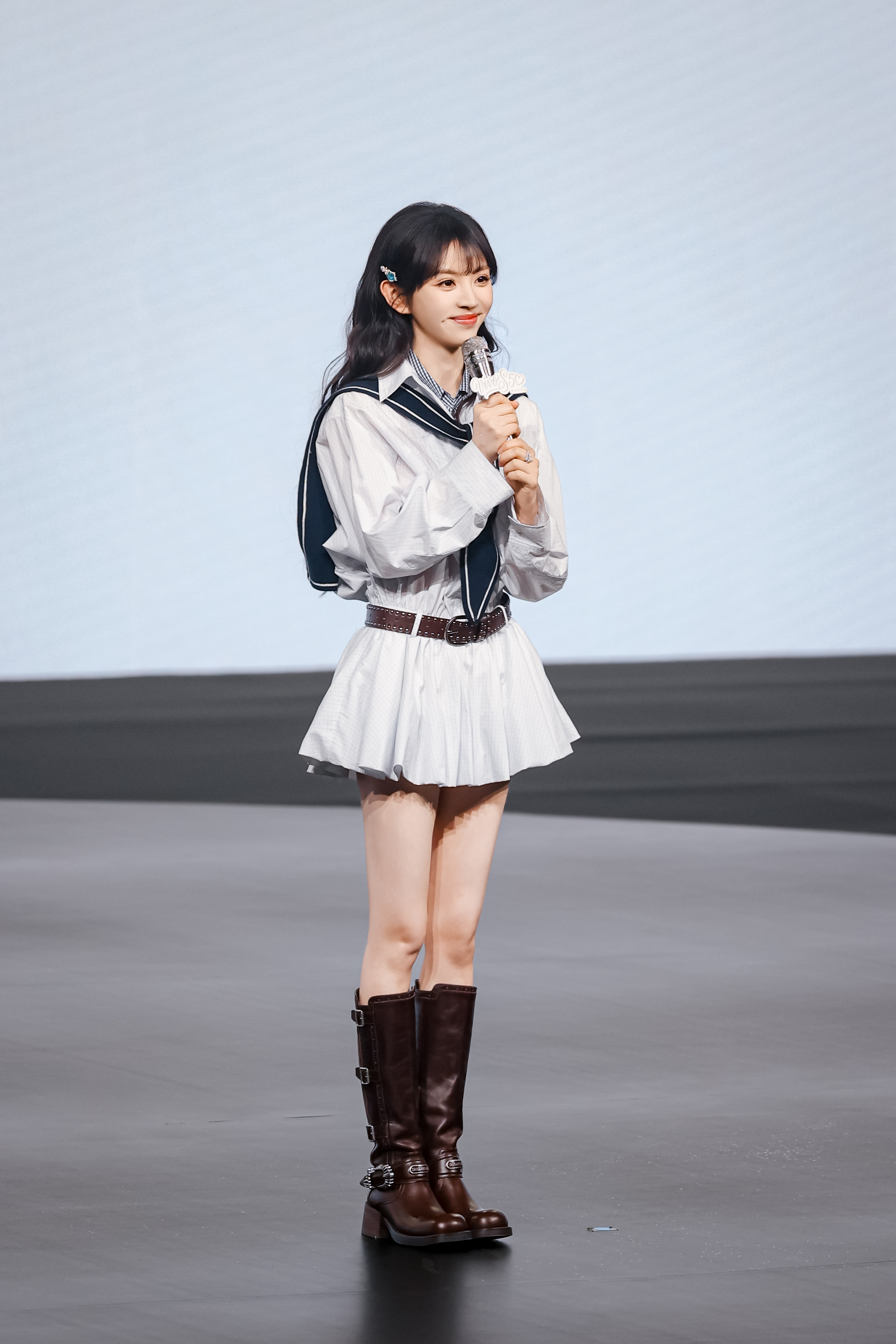 其实有很长一段时间没有去追过什么明星了，但是在最近看到vivo S50的一个宣传