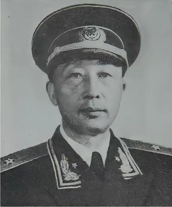 张学思拒绝回大帅府，这背后是他的坚定与清醒。他1916年生于大帅府，生母朴素的家