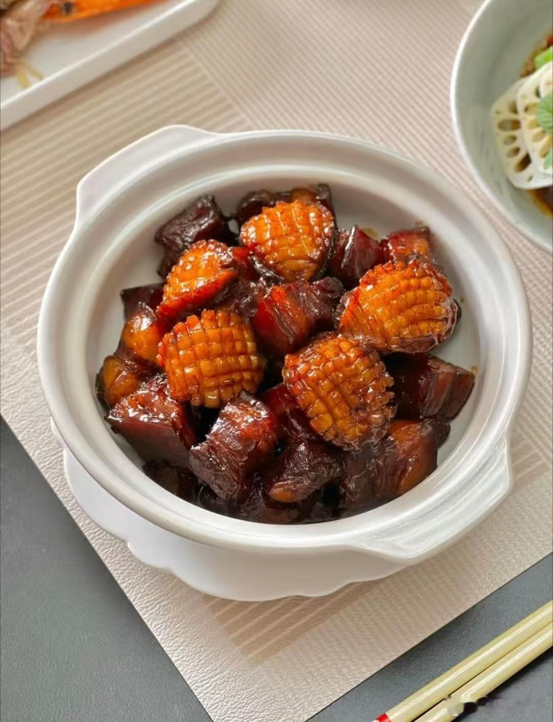 谢霆锋想起了帅大厨的红烧肉 谁被这段回忆戳到！谢霆锋提起帅大厨拿手红烧肉满是怀念