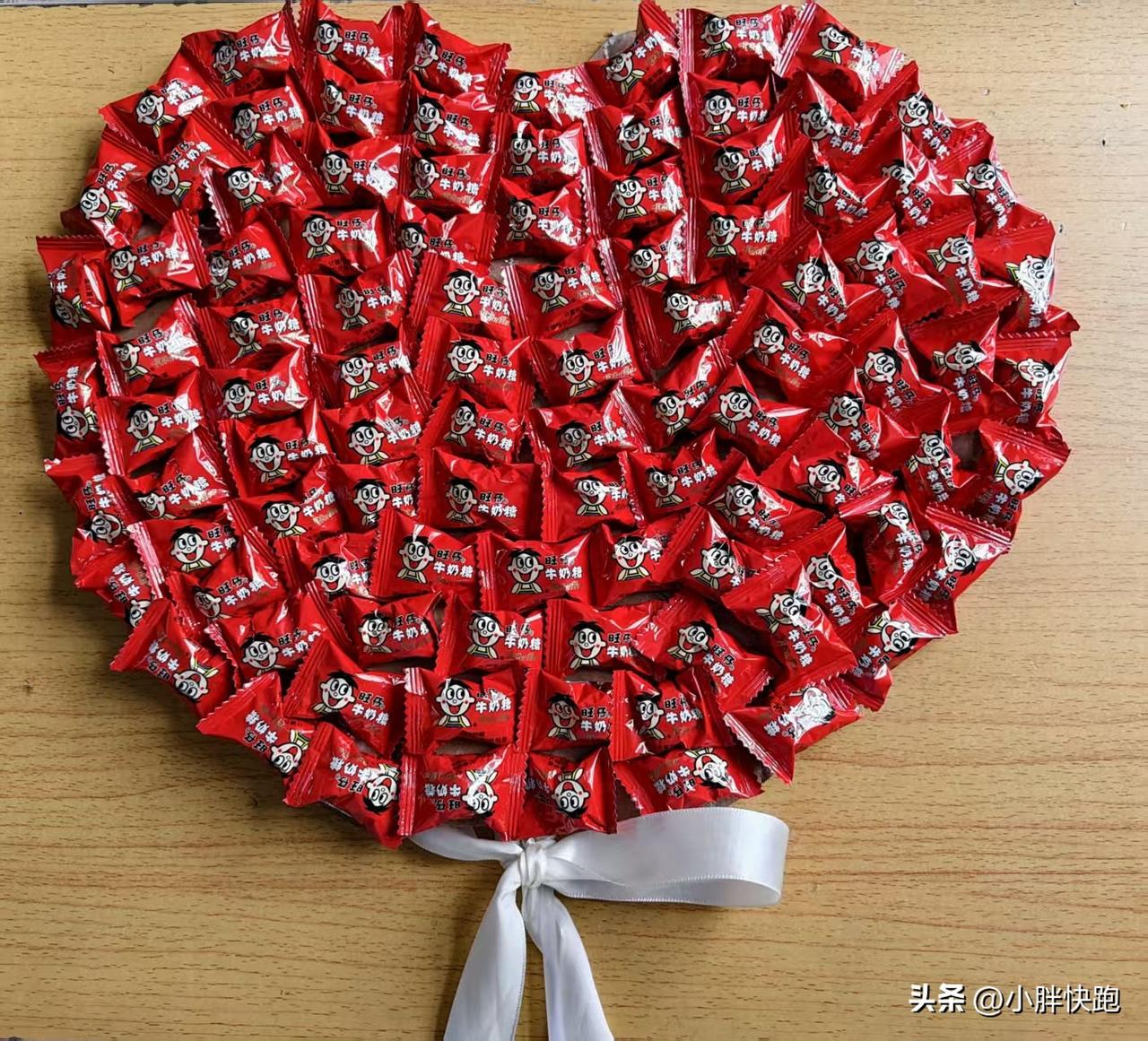 与人相处，一定不要给一个人超出他身份的尊重和待遇。你尊重他，你给他体面，他不但不