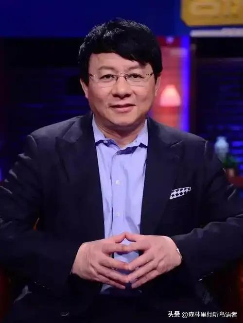 当年他怀揣38美元远赴美国，归国时带回2000万，更借此布局，撑起了中国互联网的