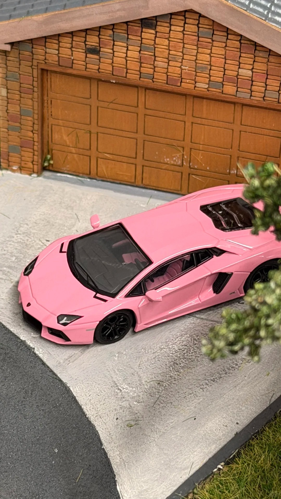 给大伙分享一下 PHANTOM SPEED 推出的新款兰博基尼埃文塔多 LP70