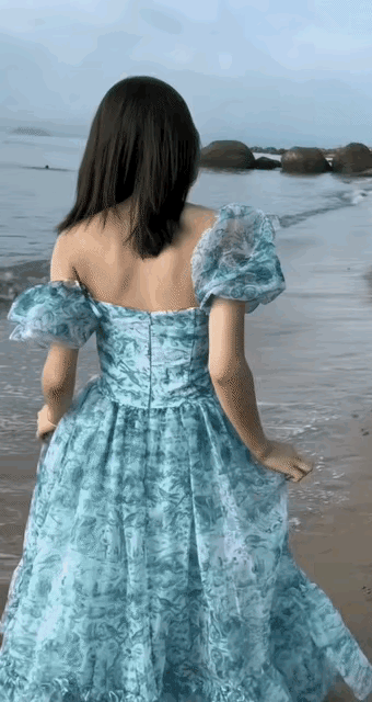 1 天呐！这女生也太会美了吧，把自己都给美晕了！[震惊]
2 只要坐轿子人的不尴