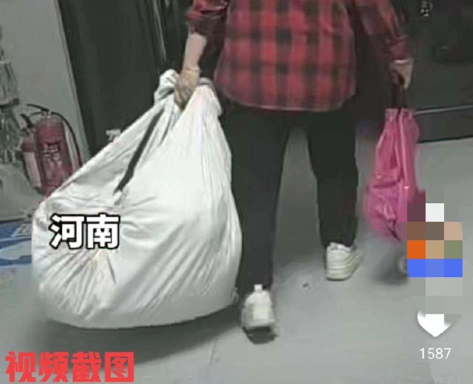 河南有家婆婆扔了儿子女友送的被子。

这里因为儿子背叛儿媳，和女友恋爱，婆婆便将