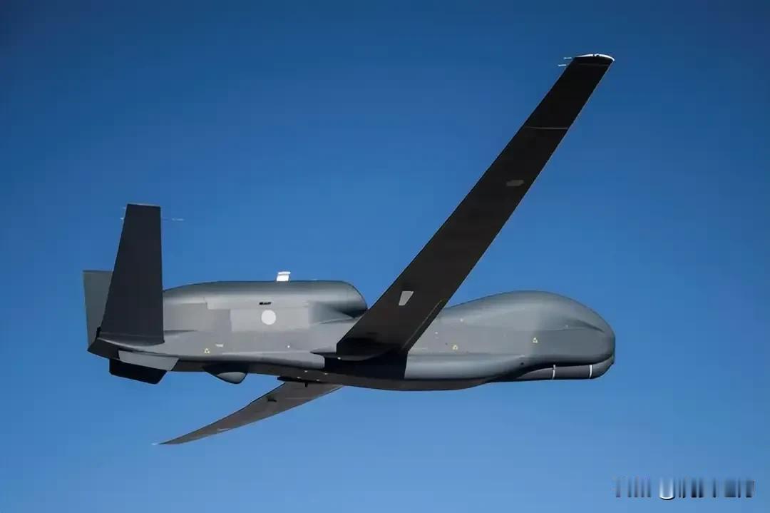 2026年9月15日，日本航空自卫队一架RQ-4B“全球鹰”无人侦察机在鸟取县近