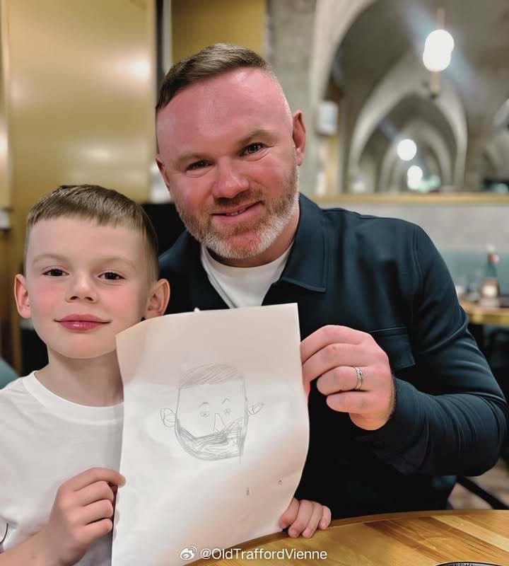 鲁尼儿子给爸爸的画像，可以说非常传神！ 