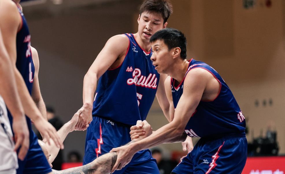 先恭喜中国男篮客场逆转日本男篮！
NBL联赛26日晚进行的3场比赛均以主队获胜告