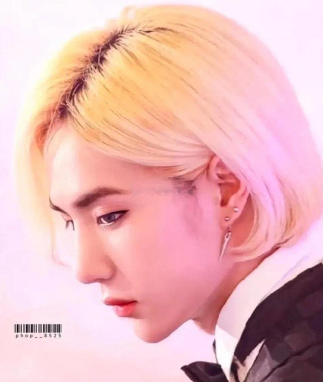 这段正是王一博的青涩黑历史（也是白月光） ✨1. 韩国UNIQ时期，未成年上《康