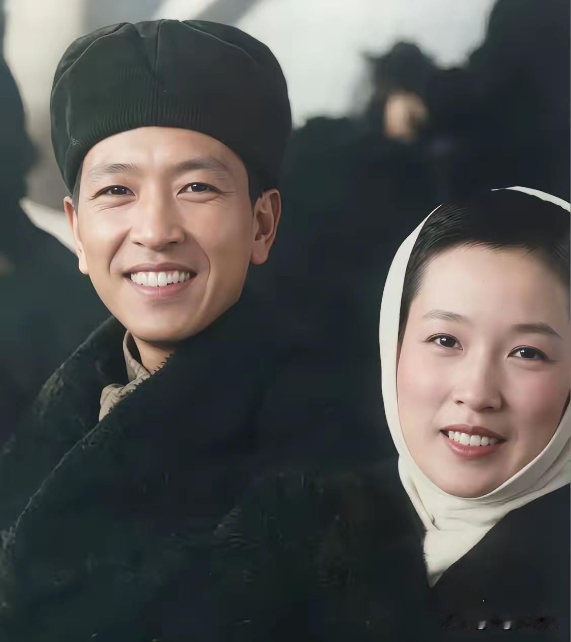 战火结缘、半生相守：耿飚与赵兰香跨越六十余年的神仙眷侣情
 
1940年，18岁