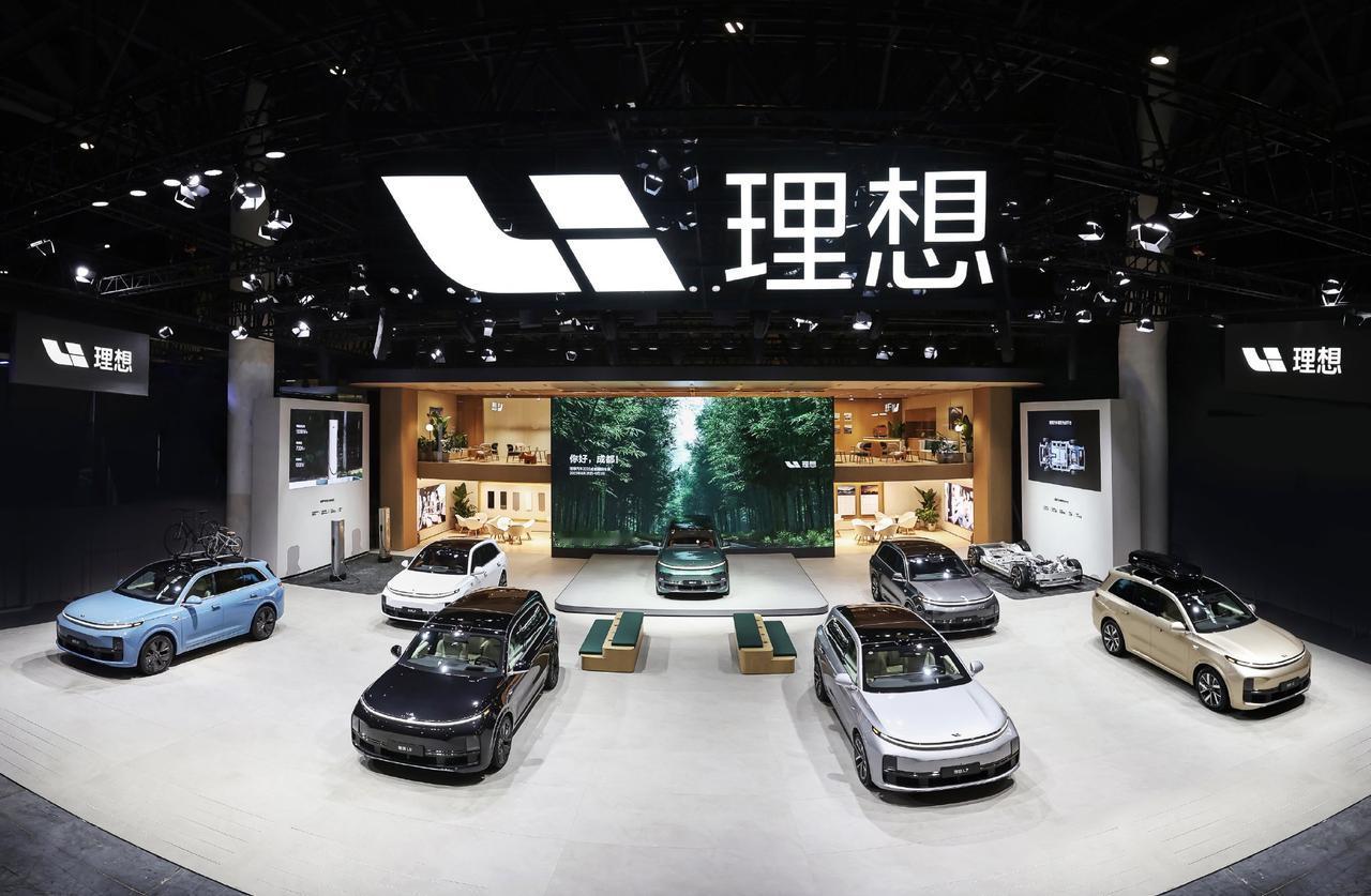 理想汽车CEO李想：我觉得鸿蒙智行是我们在市场上最强的竞争对手，而且我认为我们会