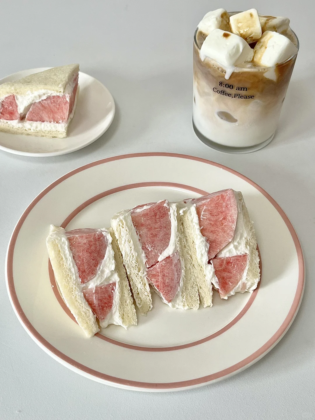 清爽早餐|蜜桃酸奶三明治🥪奶砖冰拿铁☕
