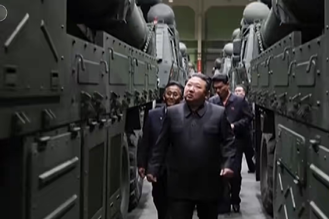 军事 【朝鲜🇰🇵金正恩视察朝鲜军工部门最新消息】1，导弹都在地下掩体！2，满