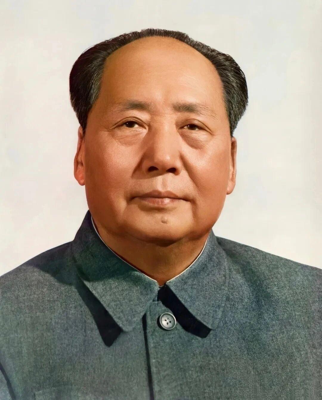 从伟人毛主席眼神看，是不是感觉他老人家有心事呀！