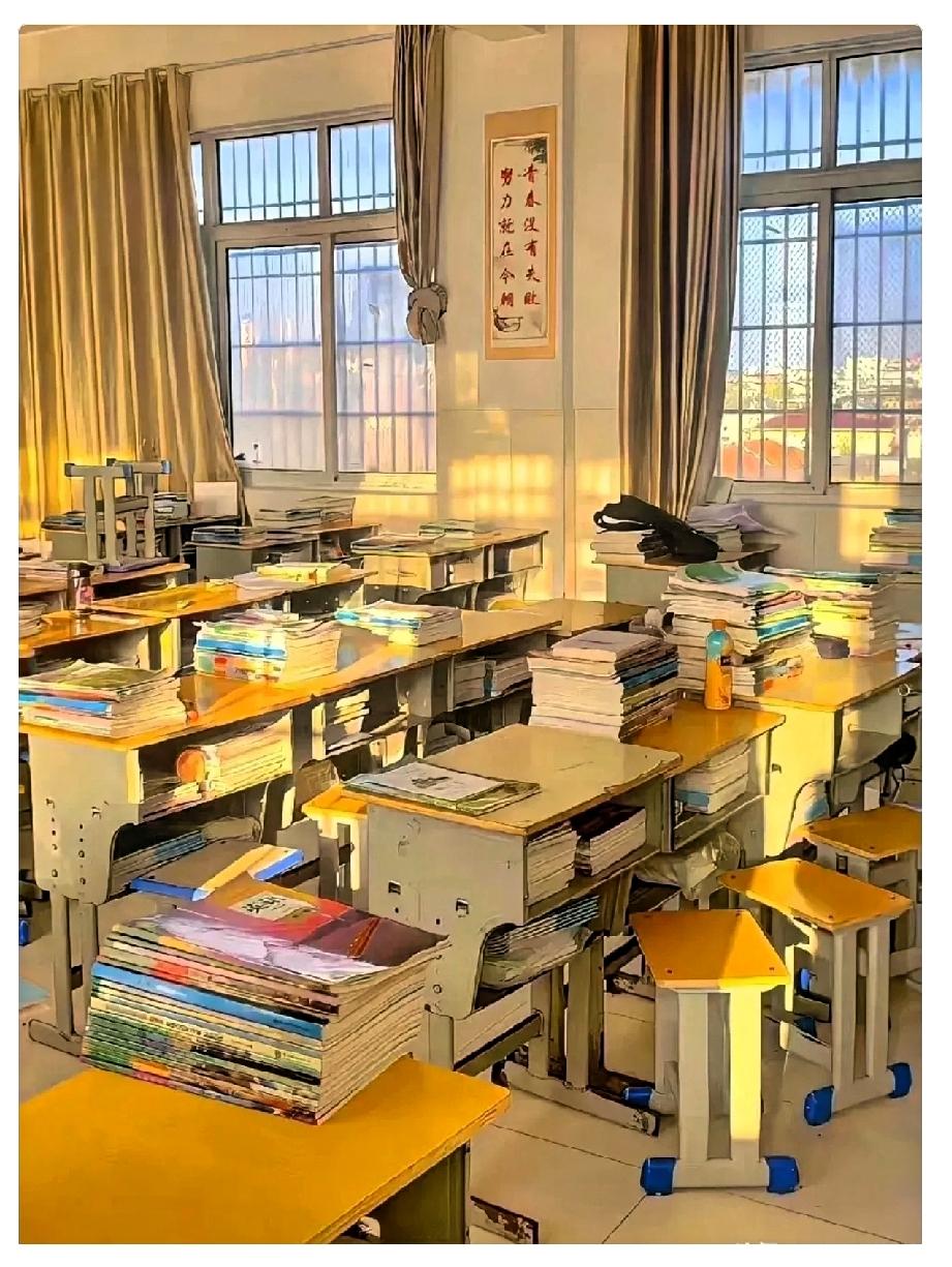 我有种强烈的预感
教育部这一刀下去，最难受的不是学校，也不是家长，而是那些靠“分