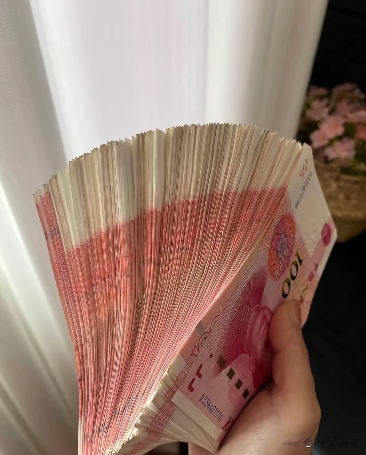 钱是人的胆！

有没有发现，年龄越大，胆子越小！

年轻时，天不怕地不怕！而一旦