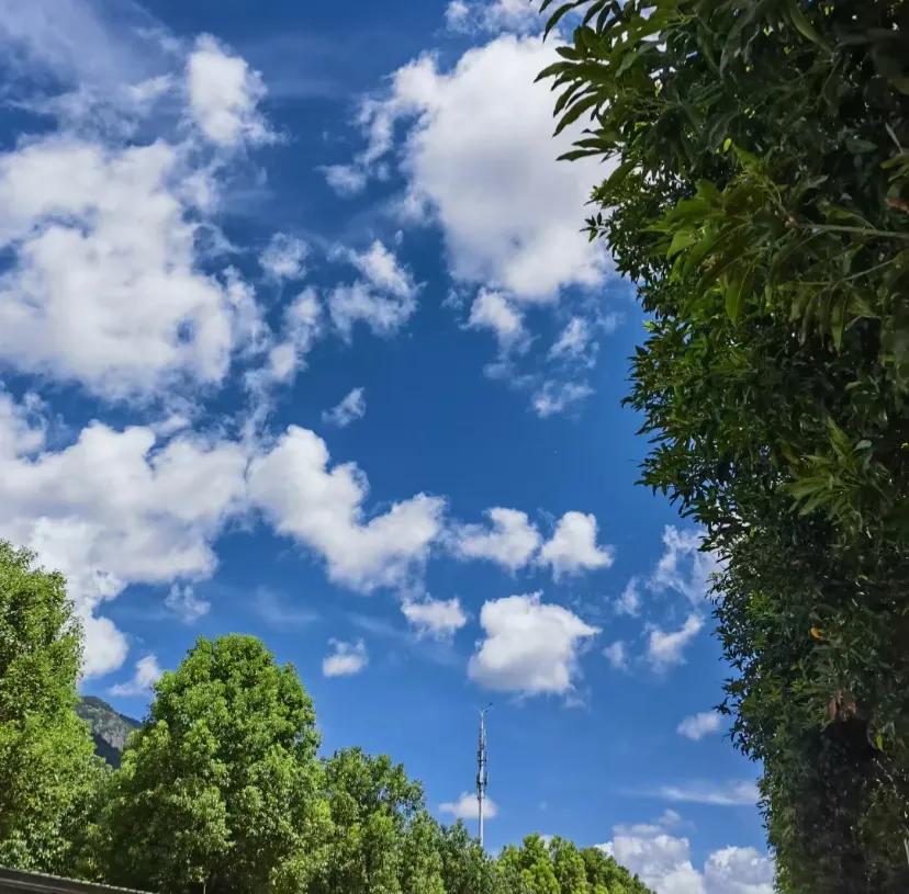 船只发生倾覆造成30人死亡船只

据菲律宾海岸警卫队消息，7月27日下午，黎刹省