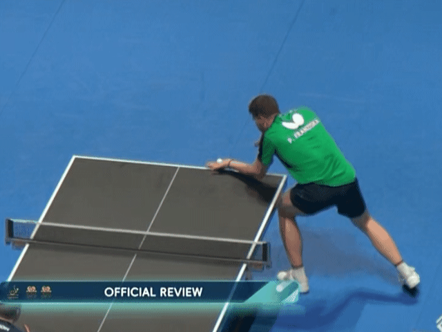 2026年澳门乒乓球世界杯弗朗西斯卡因为发球回抛被裁判罚分，提出鹰眼挑战👀挑战