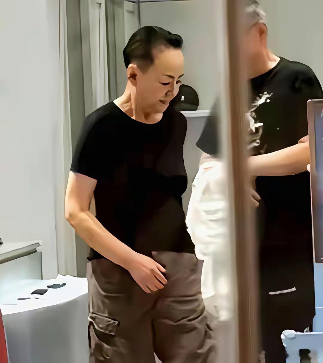 真不明白宋丹丹也是一位大名鼎鼎美女，在事业上也是大咖的级别。可是老了，怎么不注重