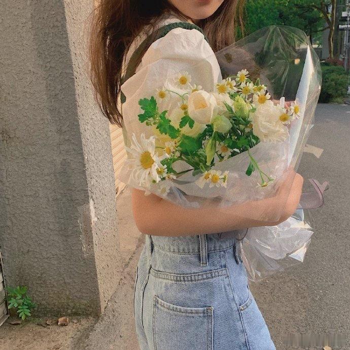 也许你该为自己设个期限，就算是再渴望的东西，只要过了那个期限，你就该对自己说  