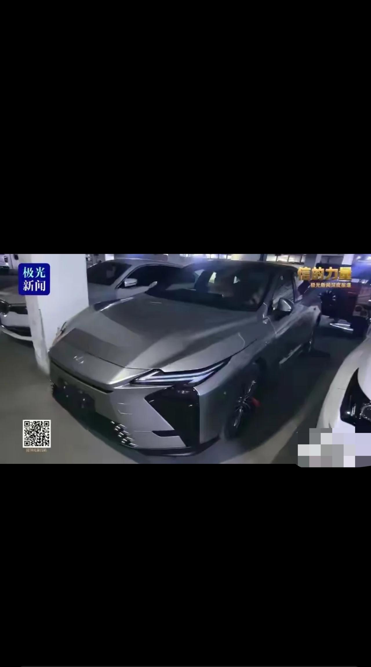 黑龙江大庆，女子花37万提了一台雷克萨斯新车，送一店里贴膜，付了6280元，谁料
