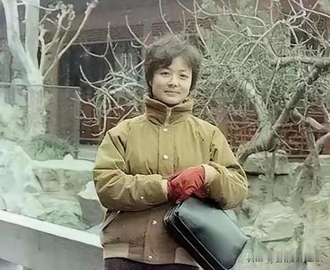 1983年， 王贵娥到北京探亲，不愿回去了，正好《红楼梦》在报纸上招演员，要能进