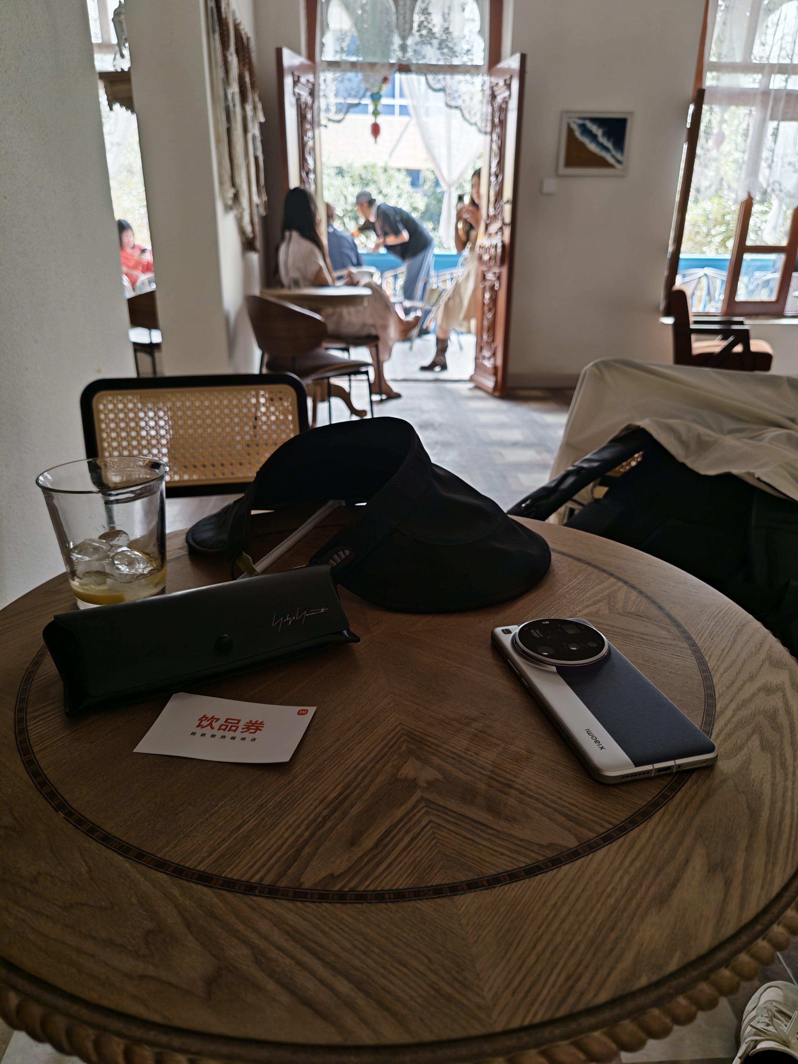 旅游，就是在不同的城市刷短视频[握手] ​​​